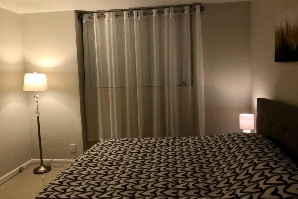 Spacious 1Br On The Beach, The Tides, Hollywood,Fl Екстер'єр фото