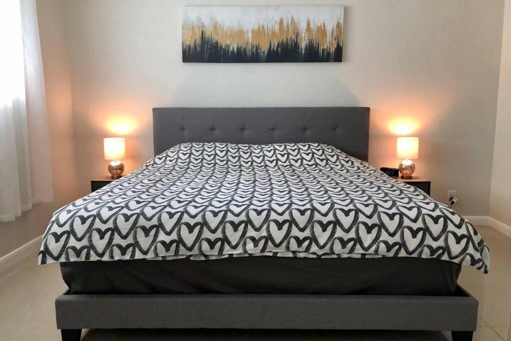 Spacious 1Br On The Beach, The Tides, Hollywood,Fl Екстер'єр фото
